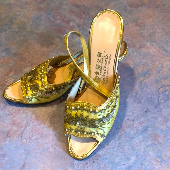 Golden Crown Company Shoes - EUC Vintage ‘70’s Beaded Hong Kong Sandals